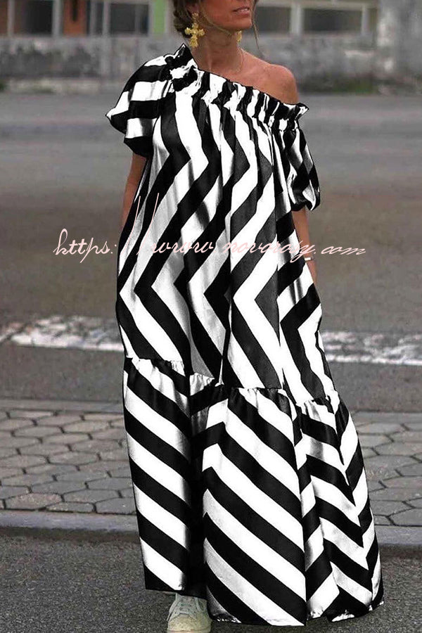 Exquisite Striped Patchwork Bell Sleeve Pocket Maxi Dress