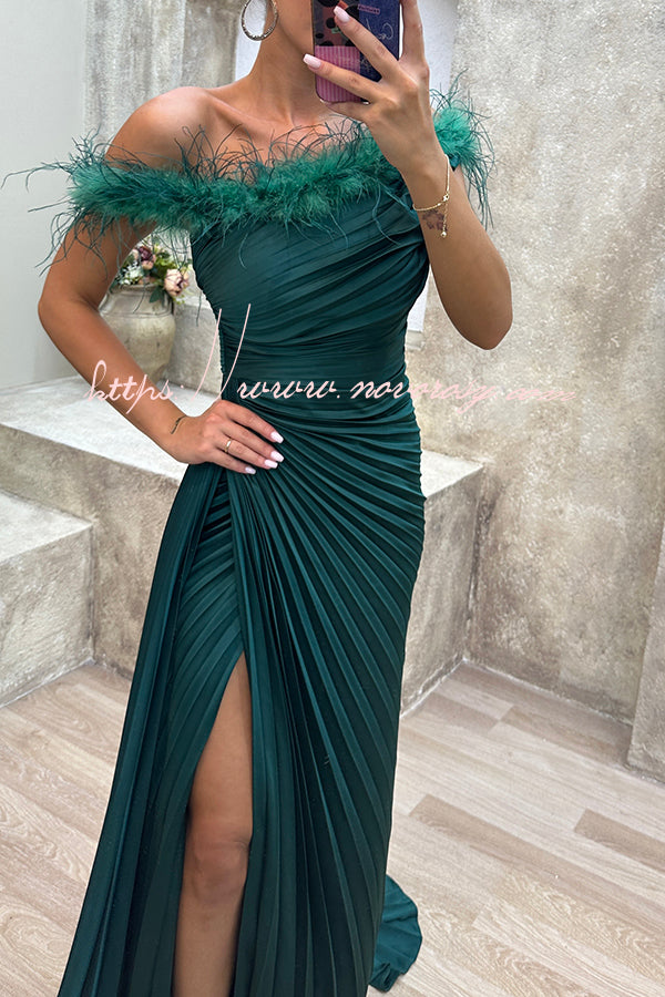 Looking Spectacular Pleated Feather Trim One Shoulder Slit Maxi Dress